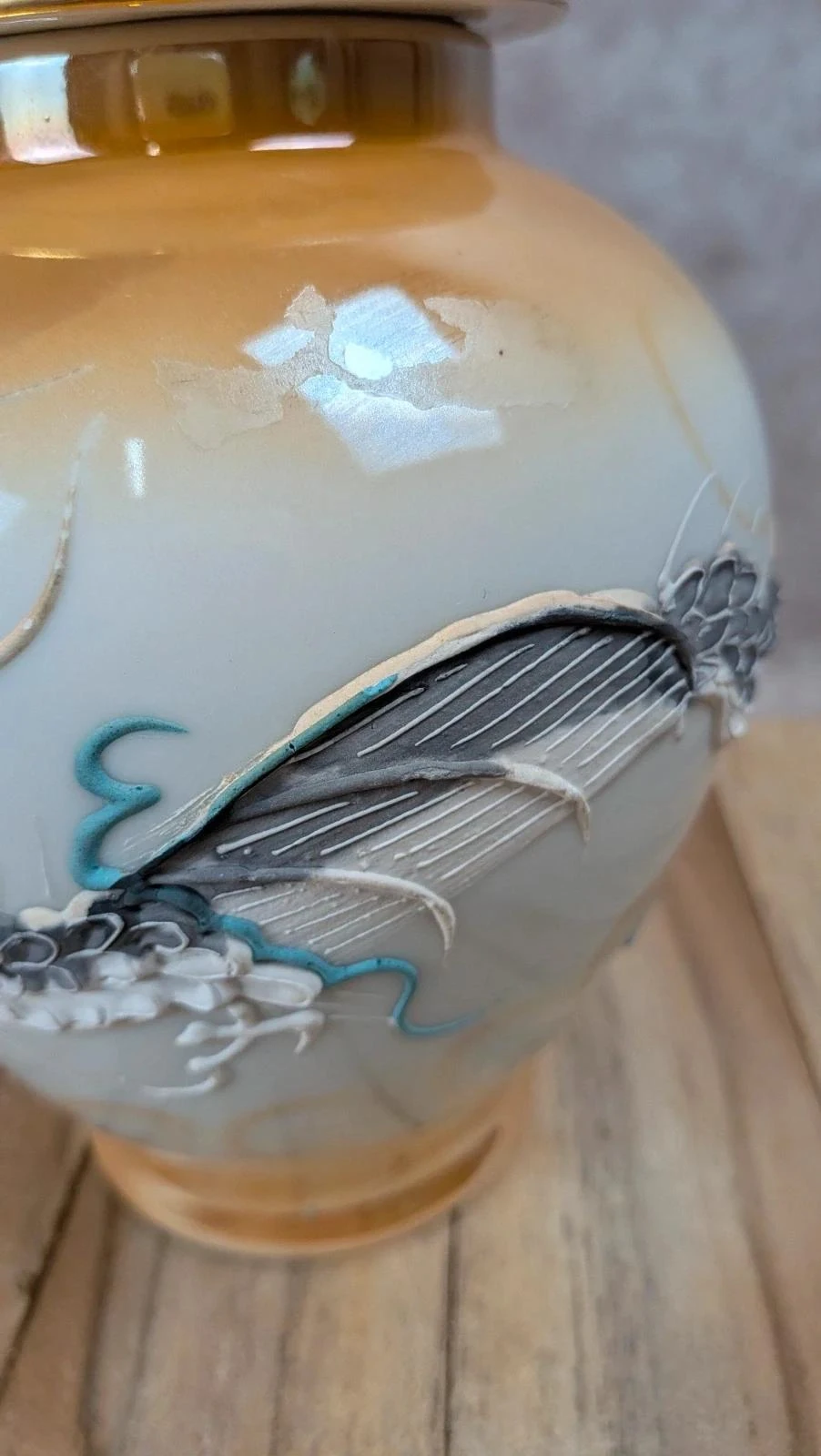 Olla cubierta vintage japonesa con relieve de dragón – photo 3